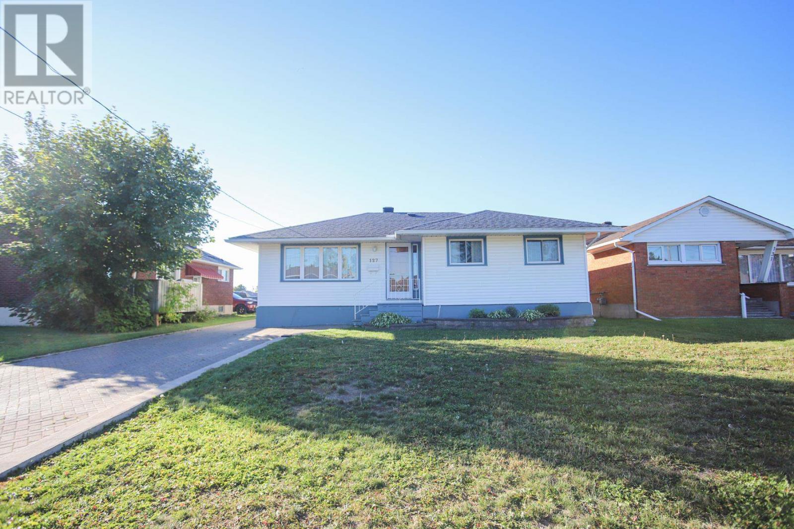 127 Ruth St, Sault Ste. Marie, ON