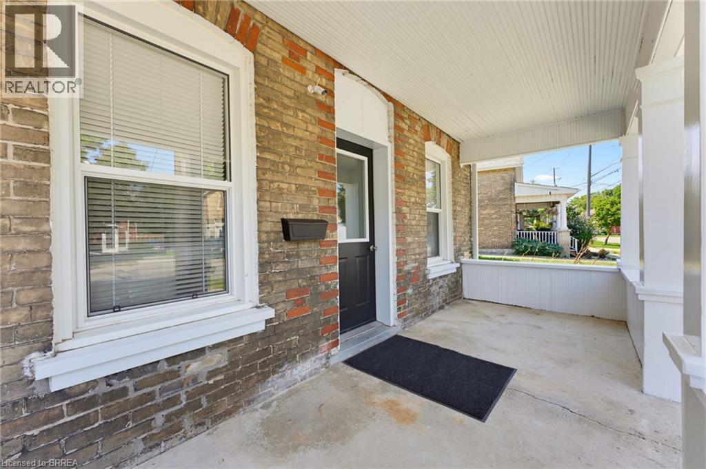 112 Grand River Avenue, Brantford, ON