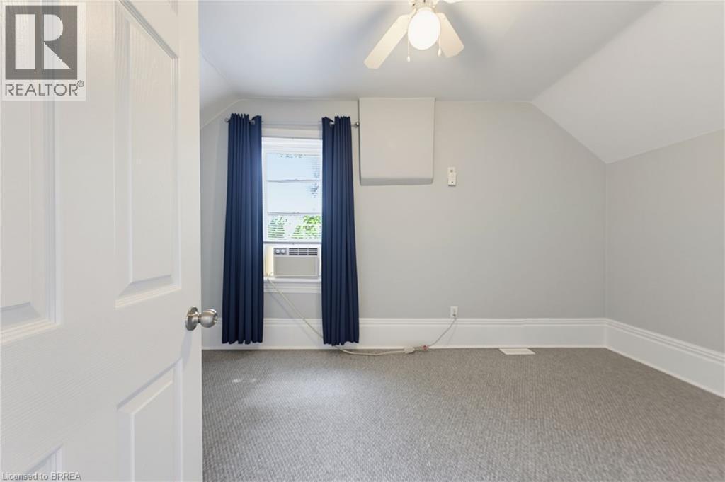 112 Grand River Avenue, Brantford, ON