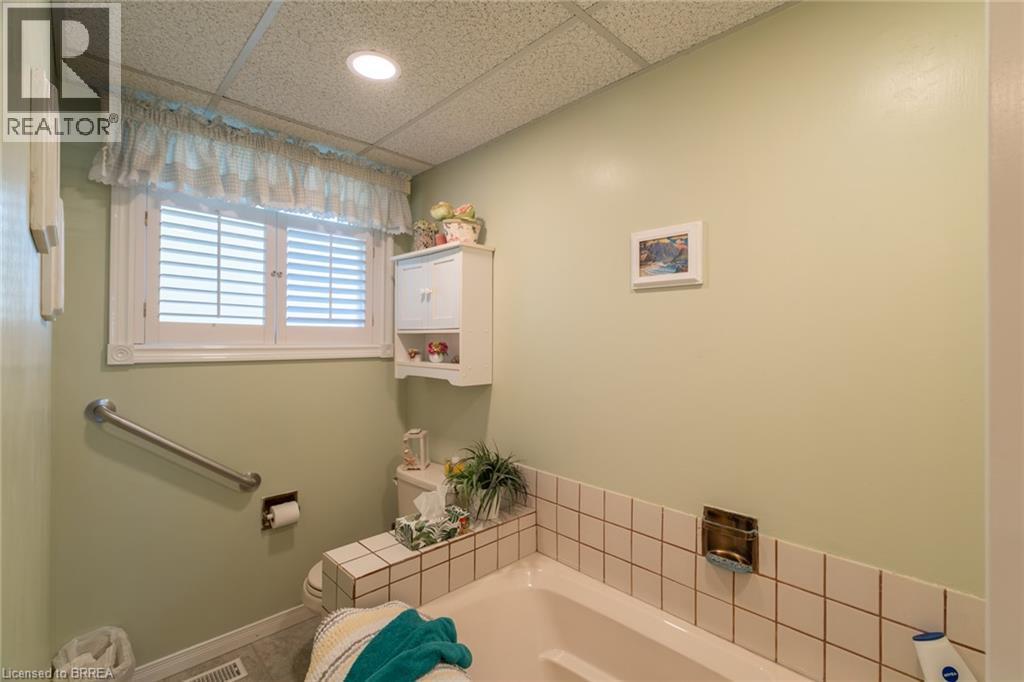19 Gillrie Court, Brantford, ON