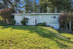 715 8th Ave Campbell River, BC V9W 6A7