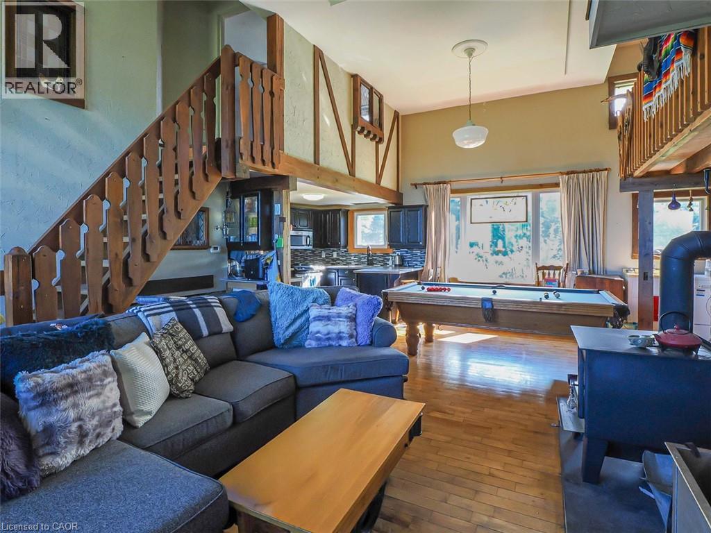 1635 Lakeshore Road, Clear Creek, ON