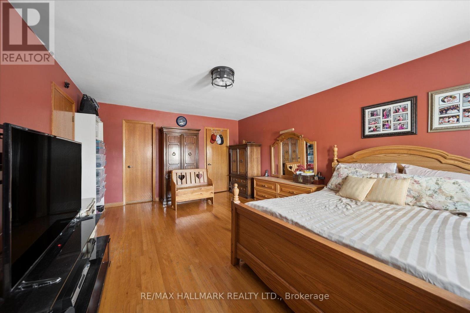 16 Ascolda Boulevard, Toronto, ON