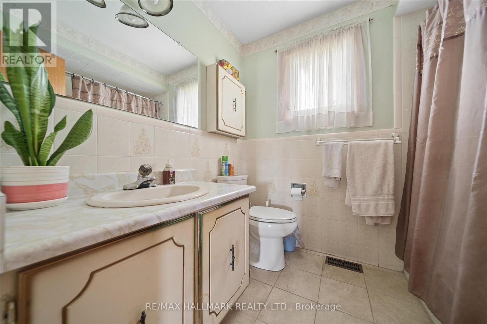 16 Ascolda Boulevard, Toronto, ON