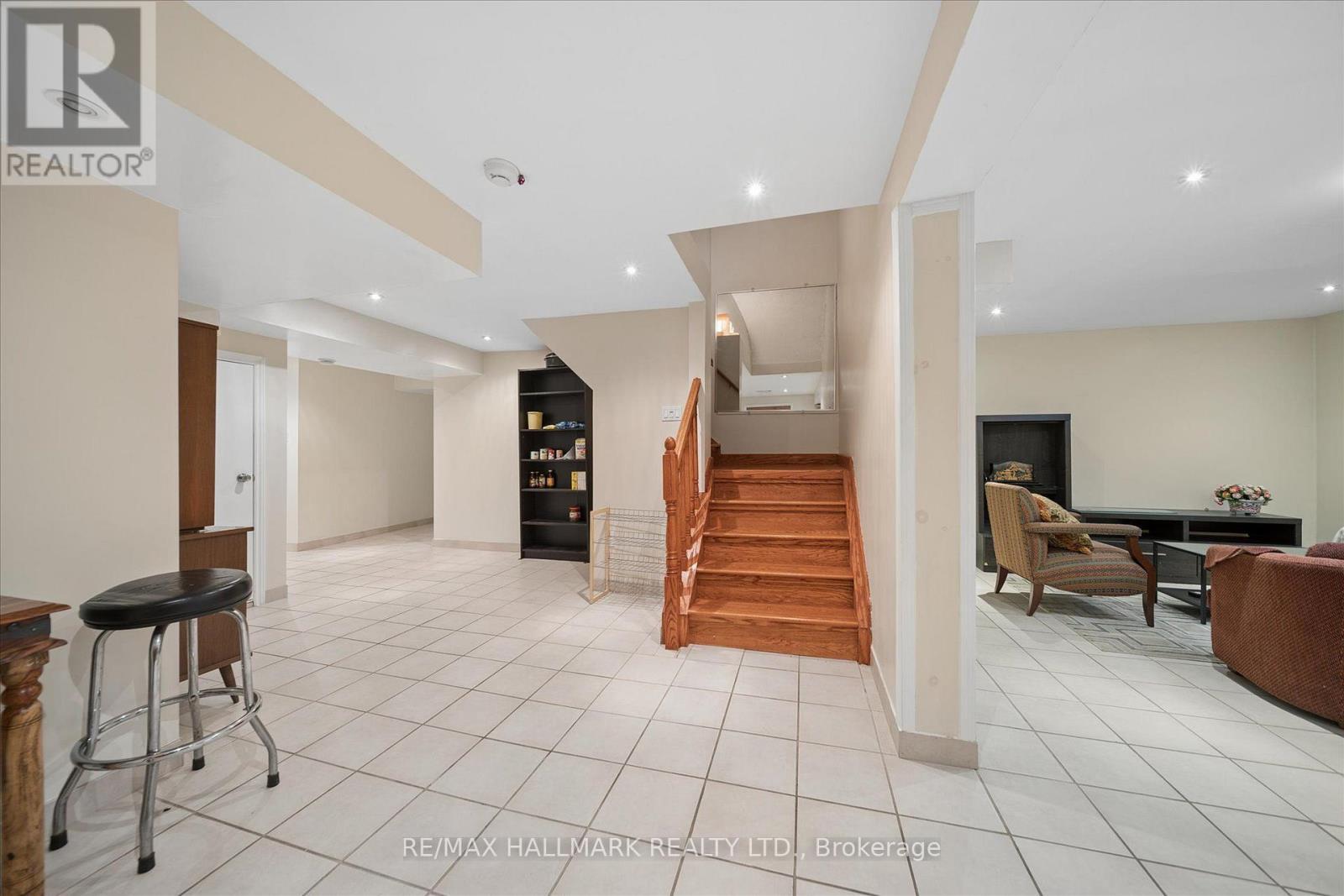 16 Ascolda Boulevard, Toronto, ON