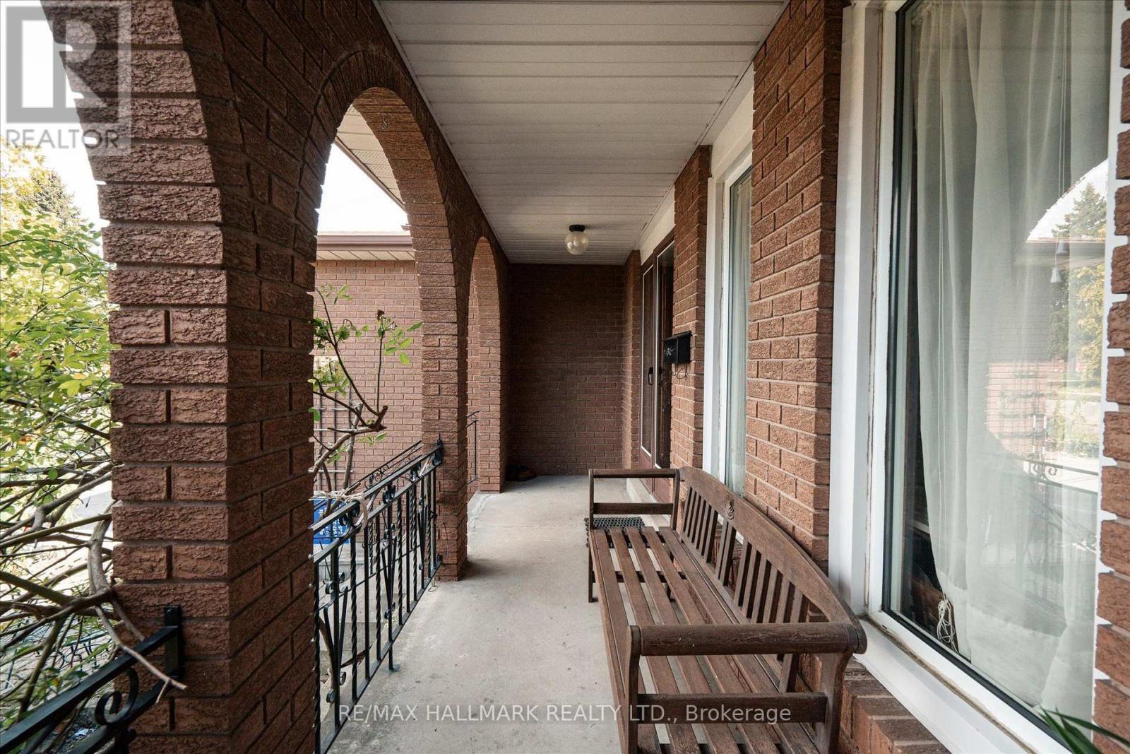 16 Ascolda Boulevard, Toronto, ON