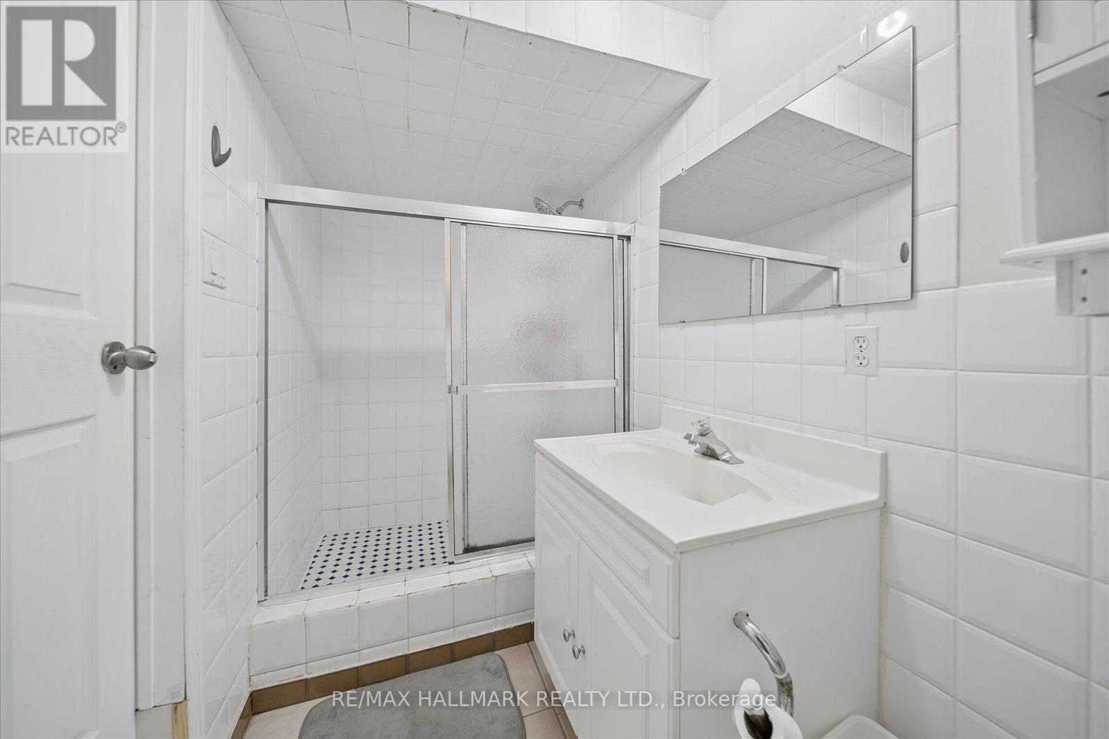 16 Ascolda Boulevard, Toronto, ON
