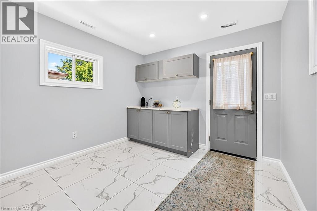 4 Albemarle Street, Hamilton, ON
