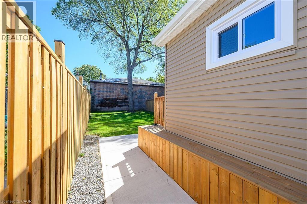 4 Albemarle Street, Hamilton, ON