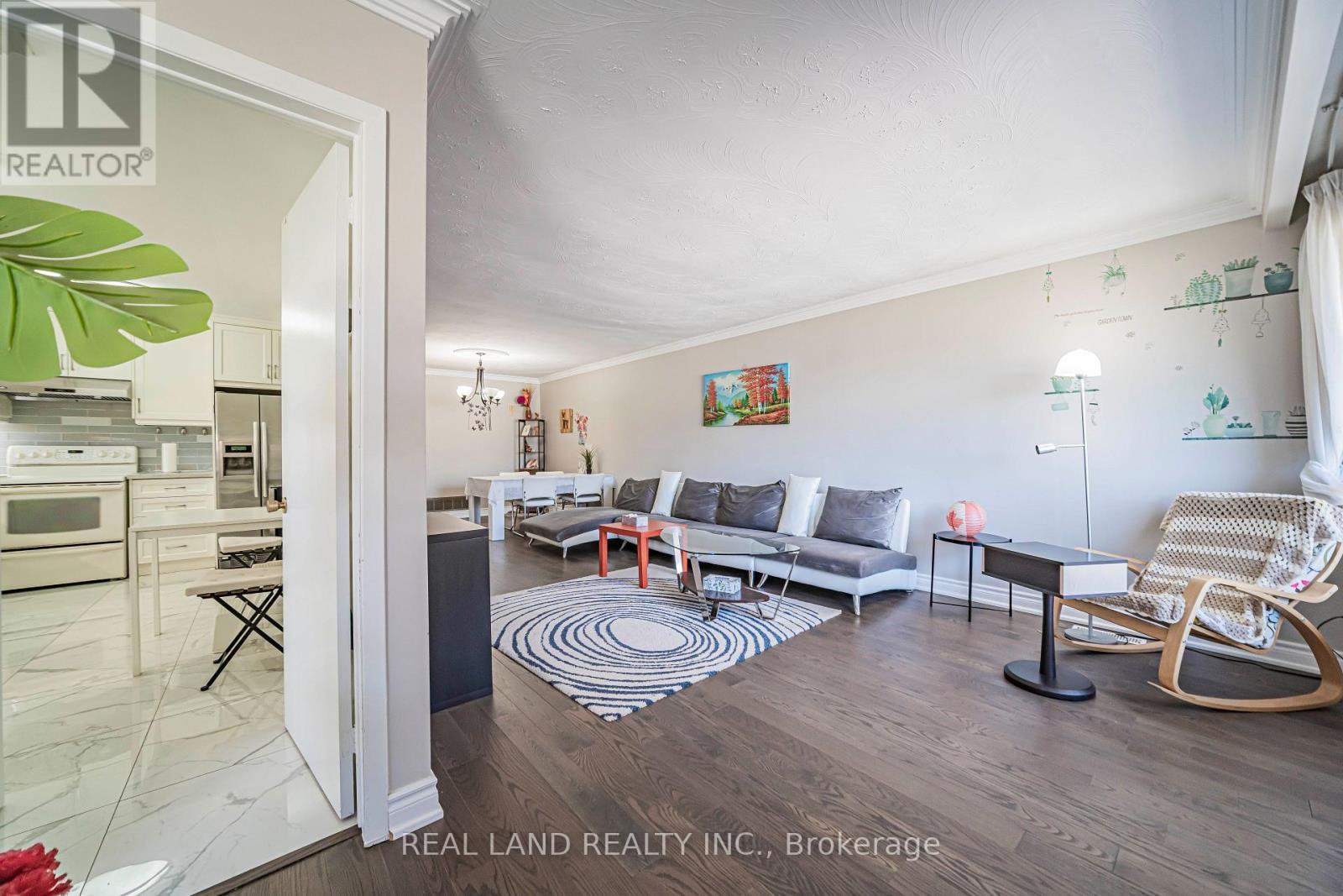37 Pawnee Avenue, Toronto, ON