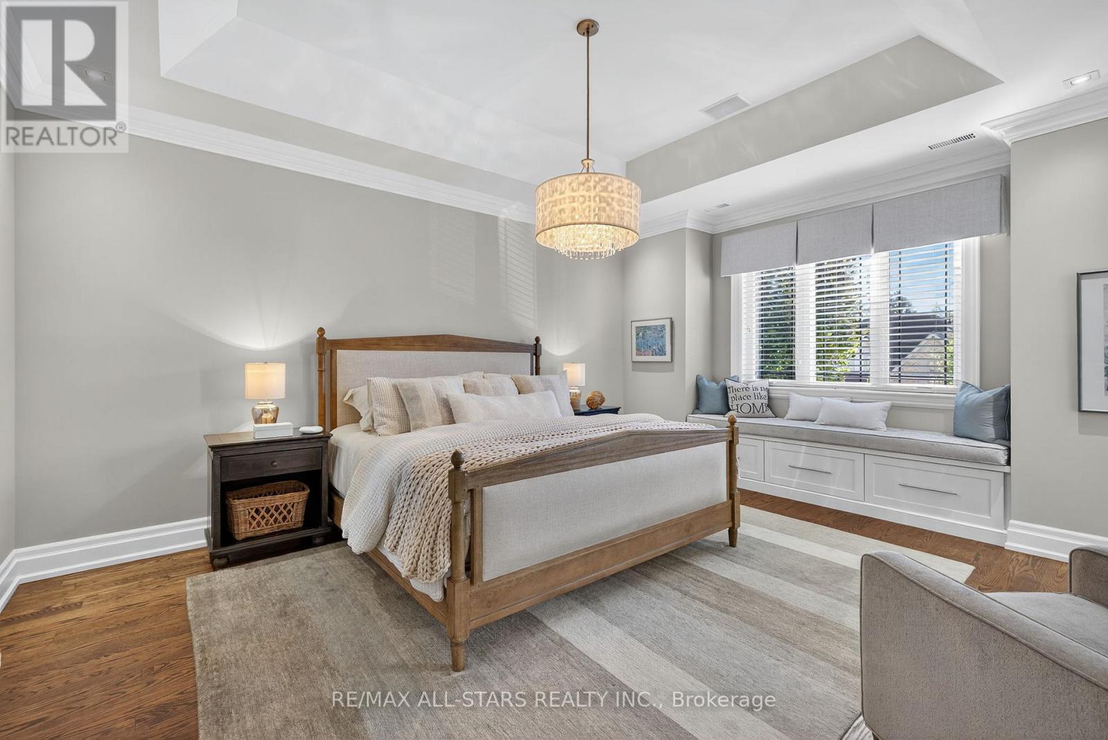 126 Hillview Road, Aurora, ON