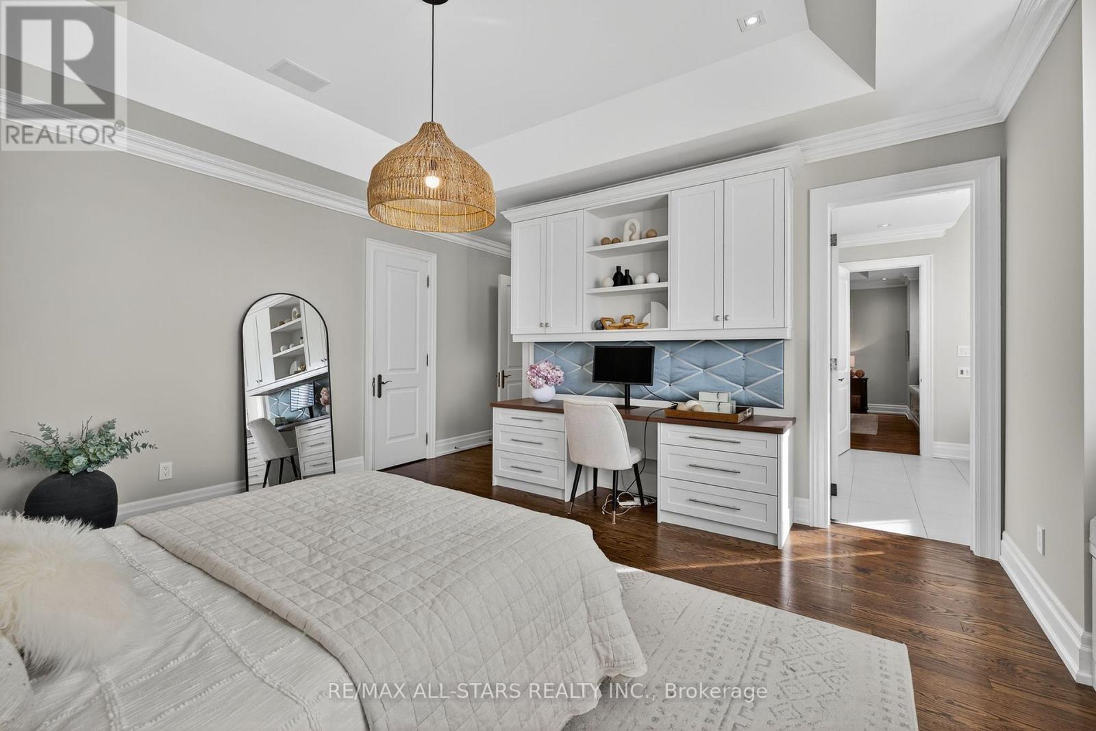126 Hillview Road, Aurora, ON