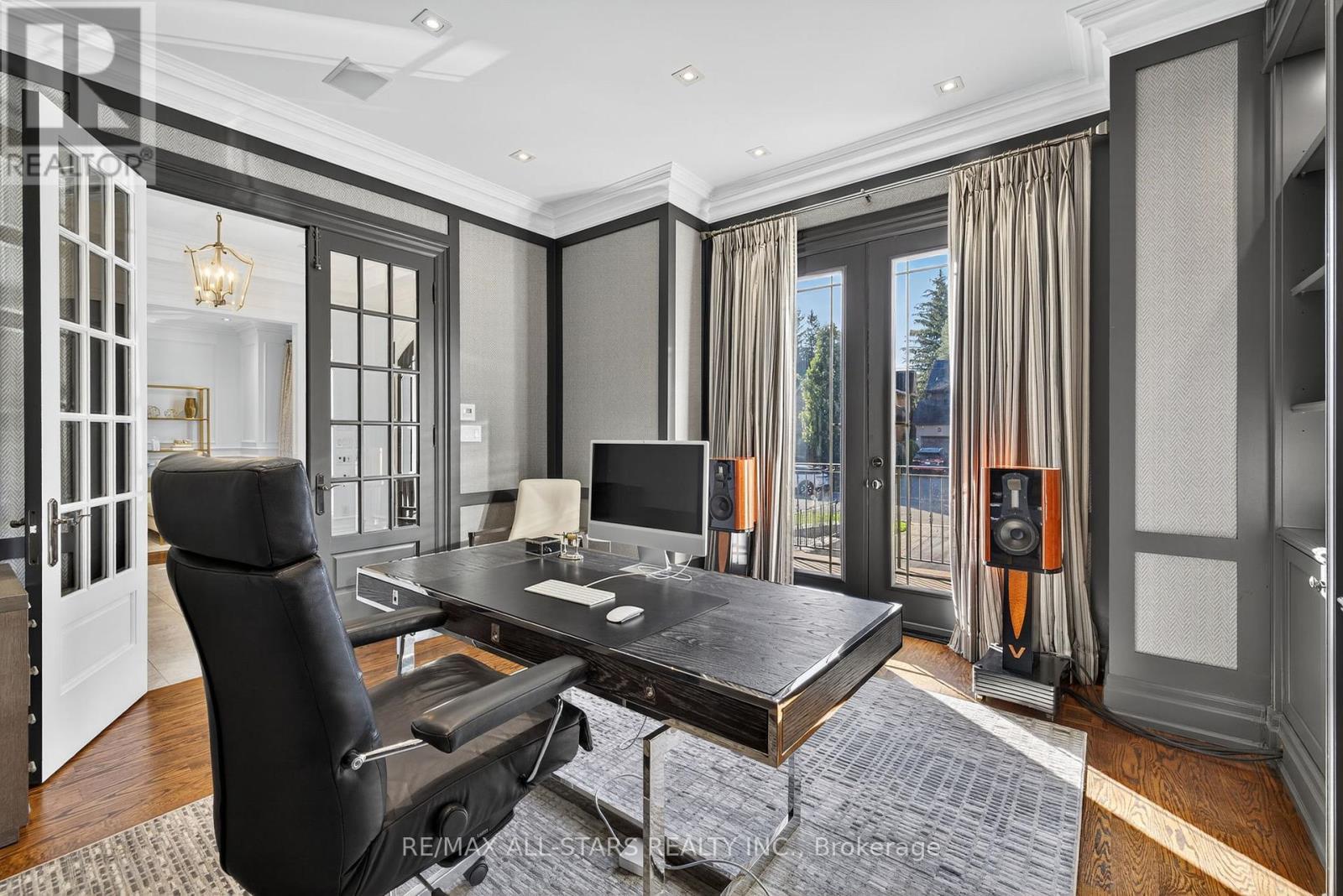 126 Hillview Road, Aurora, ON