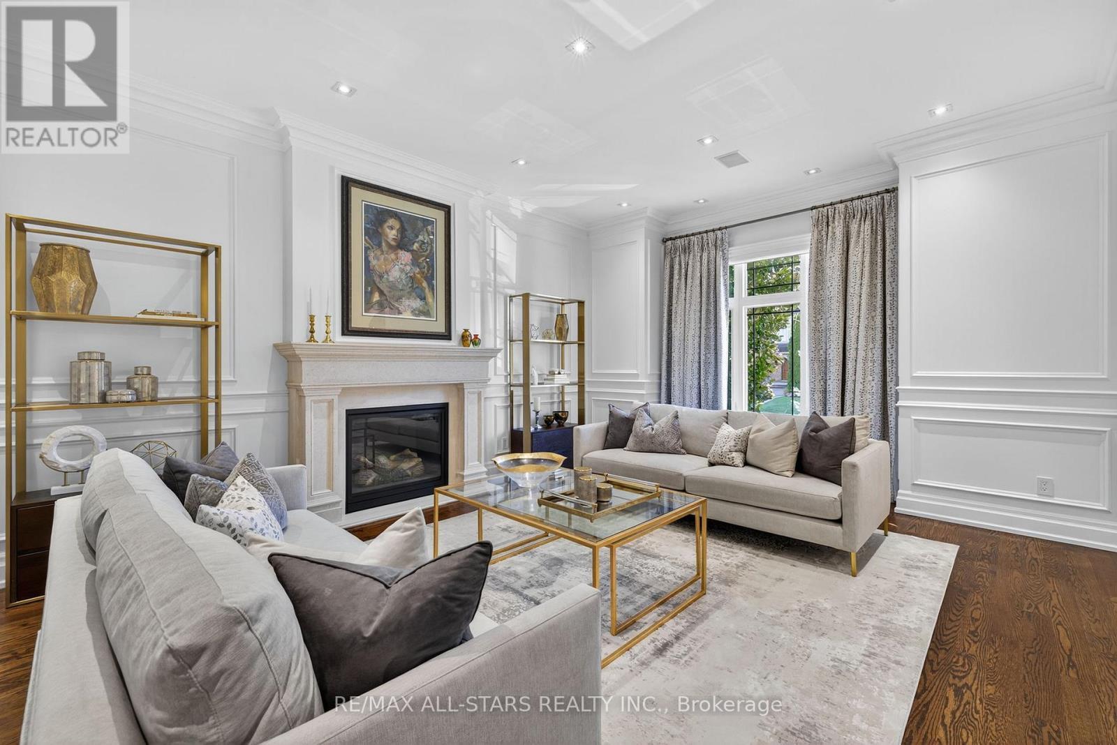 126 Hillview Road, Aurora, ON