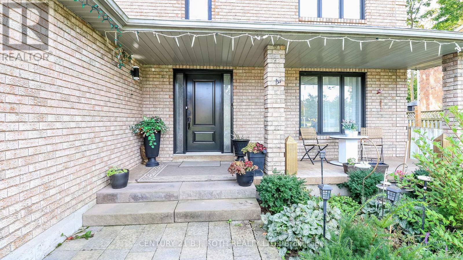 61 Barwick Drive W, Barrie, ON