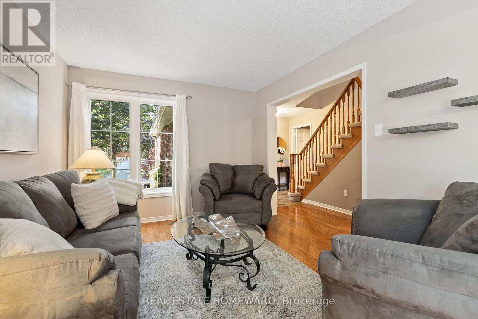 Living room - 3332 Forrestdale Circle, Mississauga, ON
