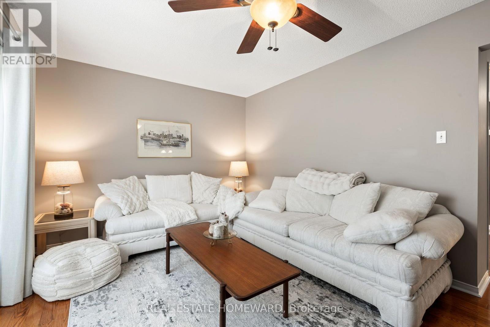 Family room - 3332 Forrestdale Circle, Mississauga, ON