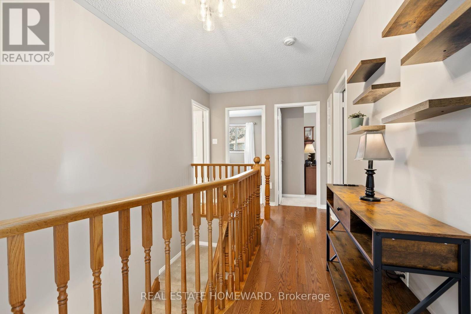 Hallway - 3332 Forrestdale Circle, Mississauga, ON