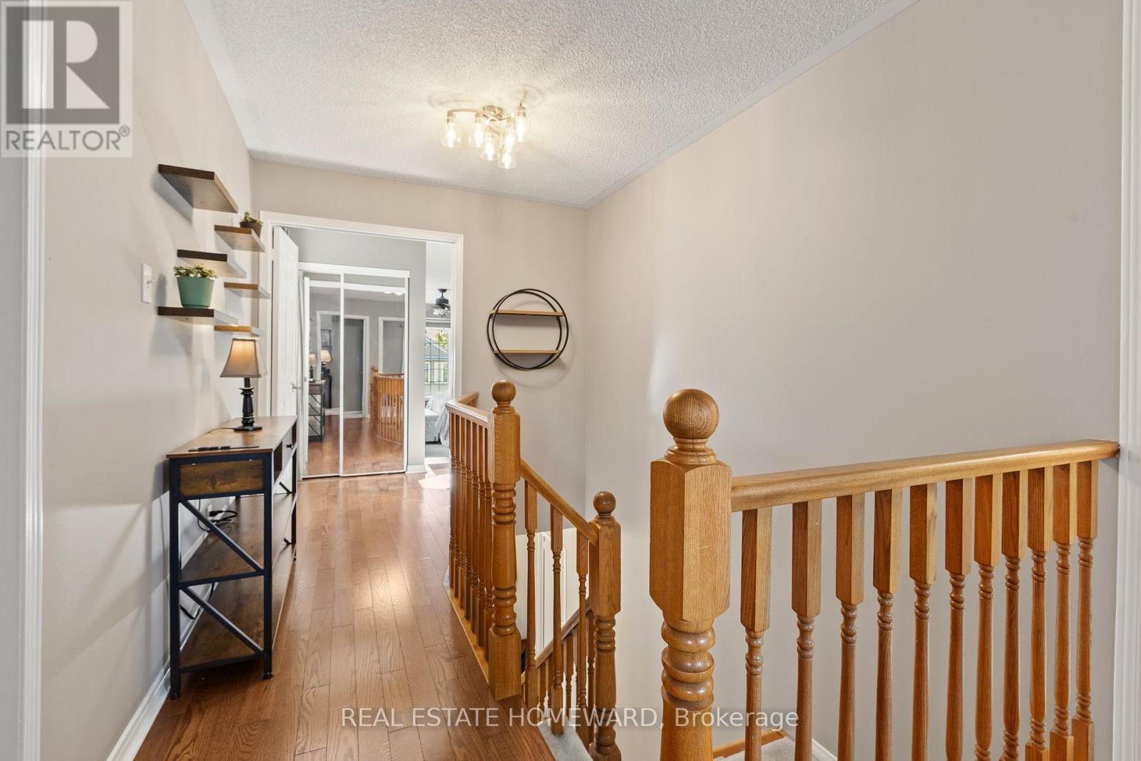 Upstairs hallway - 3332 Forrestdale Circle, Mississauga, ON