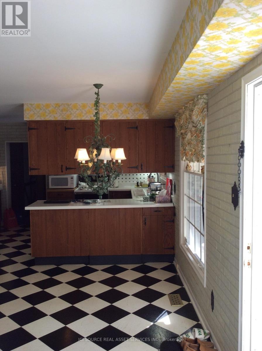 14 Robinhood Drive, Hamilton, ON