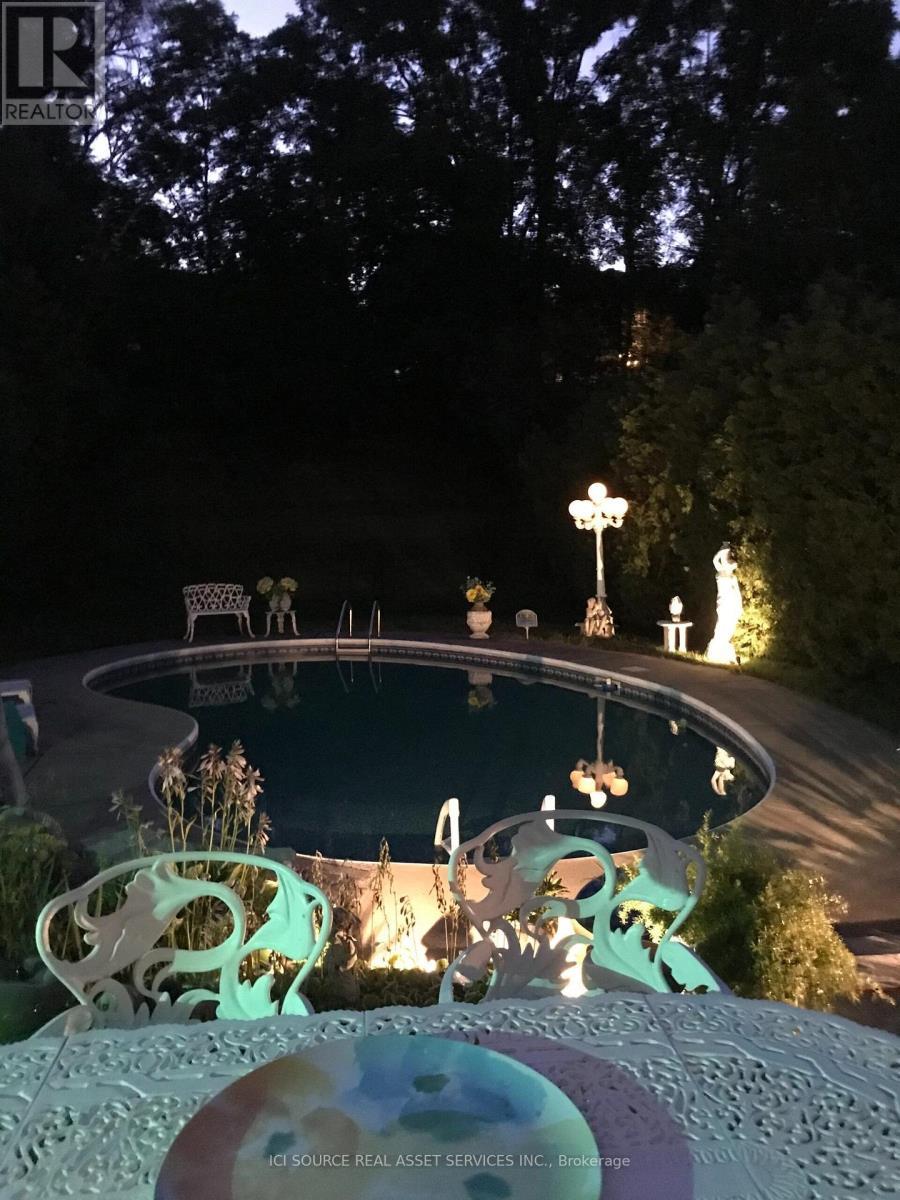 14 Robinhood Drive, Hamilton, ON