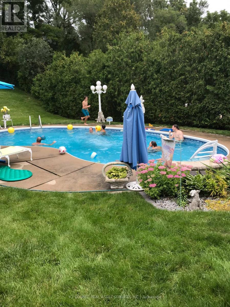 14 Robinhood Drive, Hamilton, ON