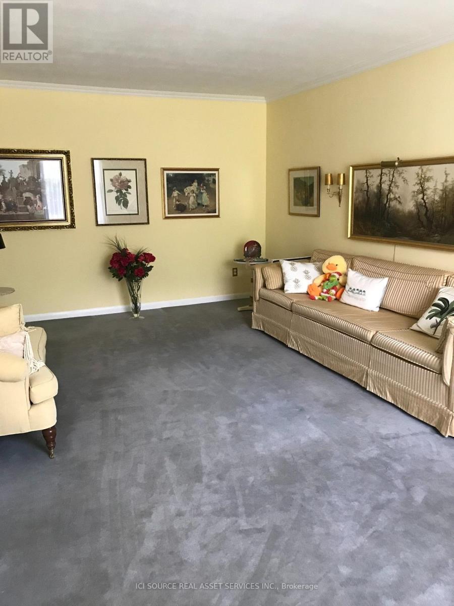 14 Robinhood Drive, Hamilton, ON