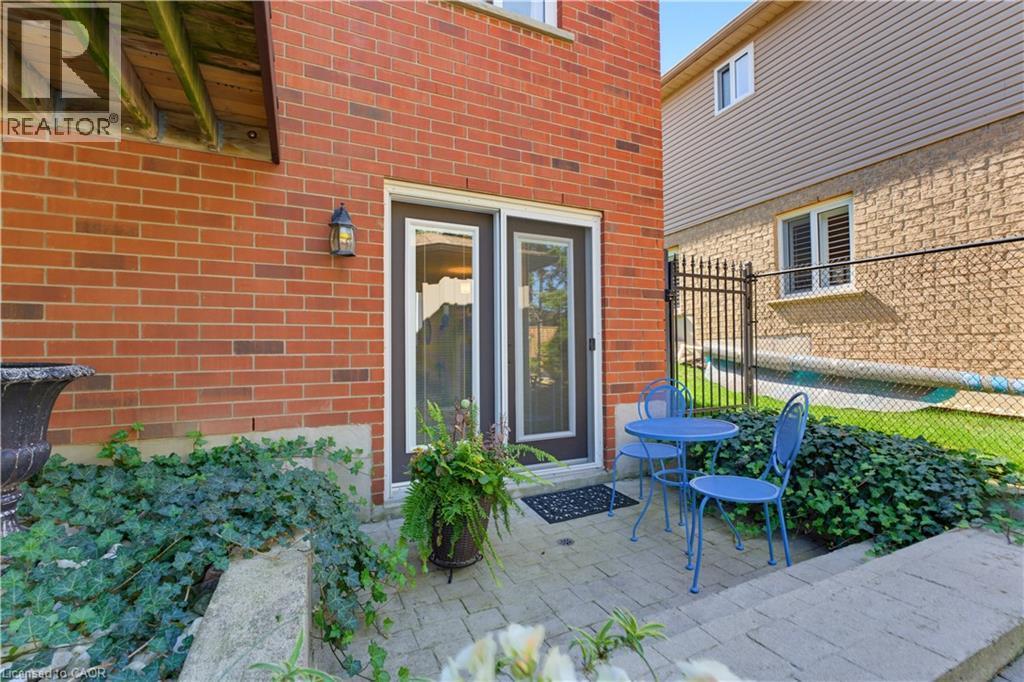 Walk-out basement - 247 Fern Crescent, Waterloo, ON