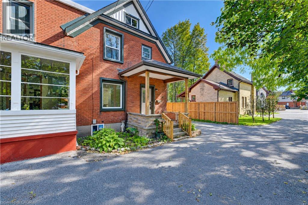 18 Miehm Place, Kitchener, ON