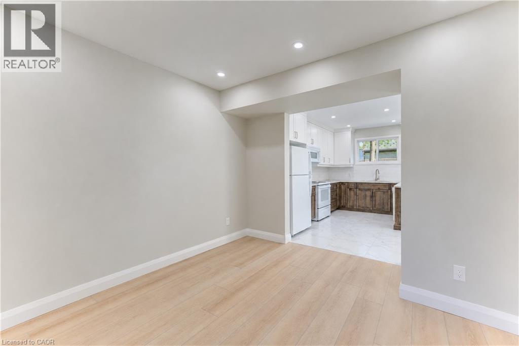 18 Miehm Place, Kitchener, ON