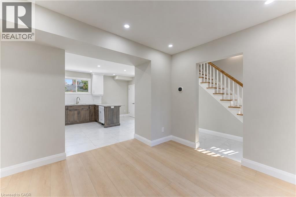 18 Miehm Place, Kitchener, ON