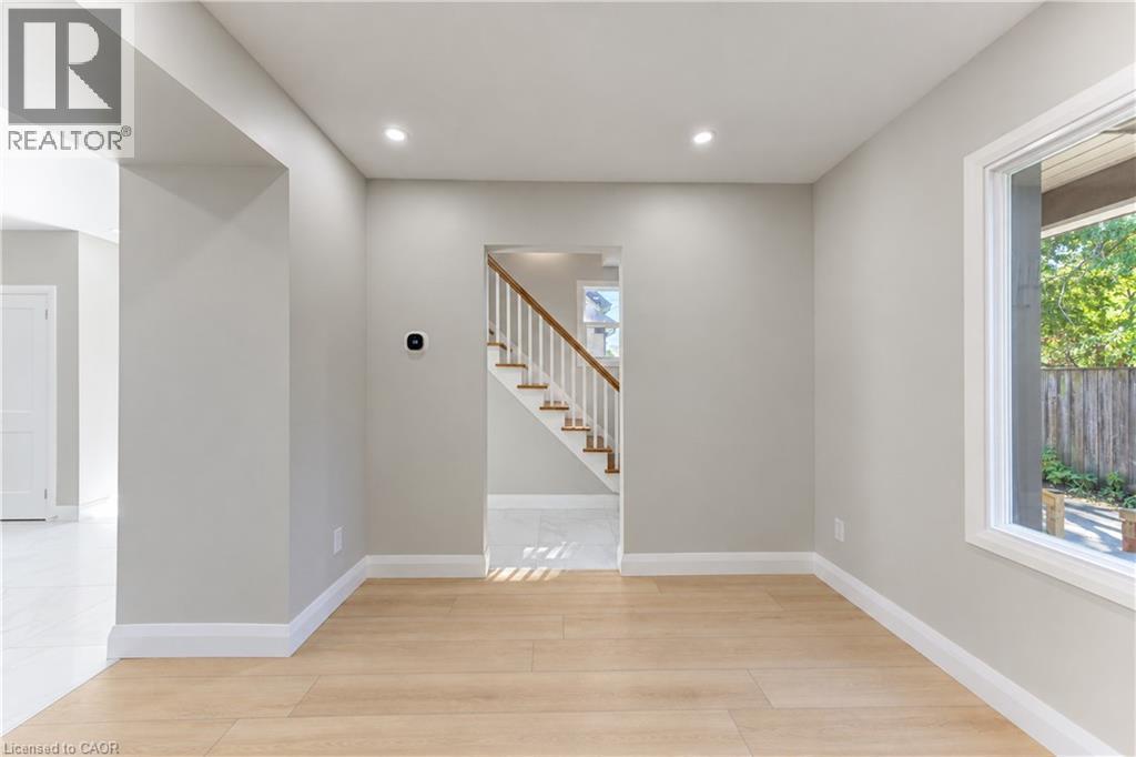 18 Miehm Place, Kitchener, ON