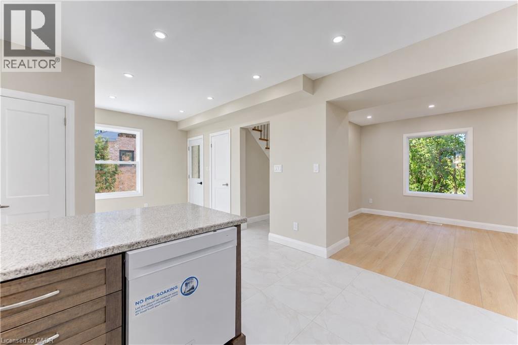 18 Miehm Place, Kitchener, ON