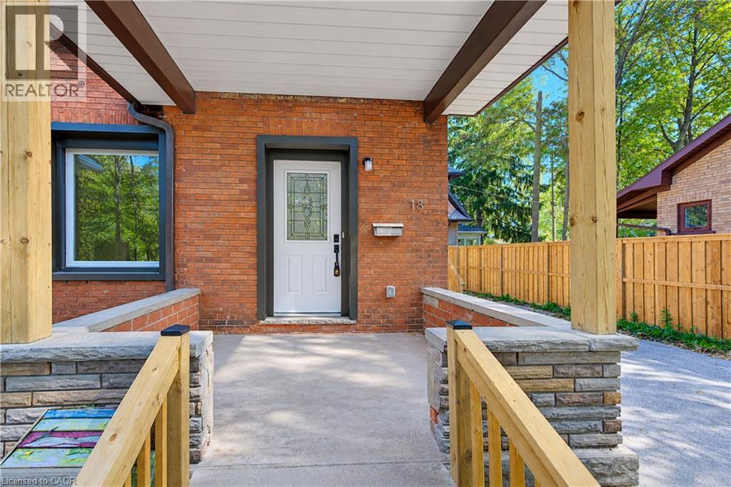 18 Miehm Place, Kitchener, ON