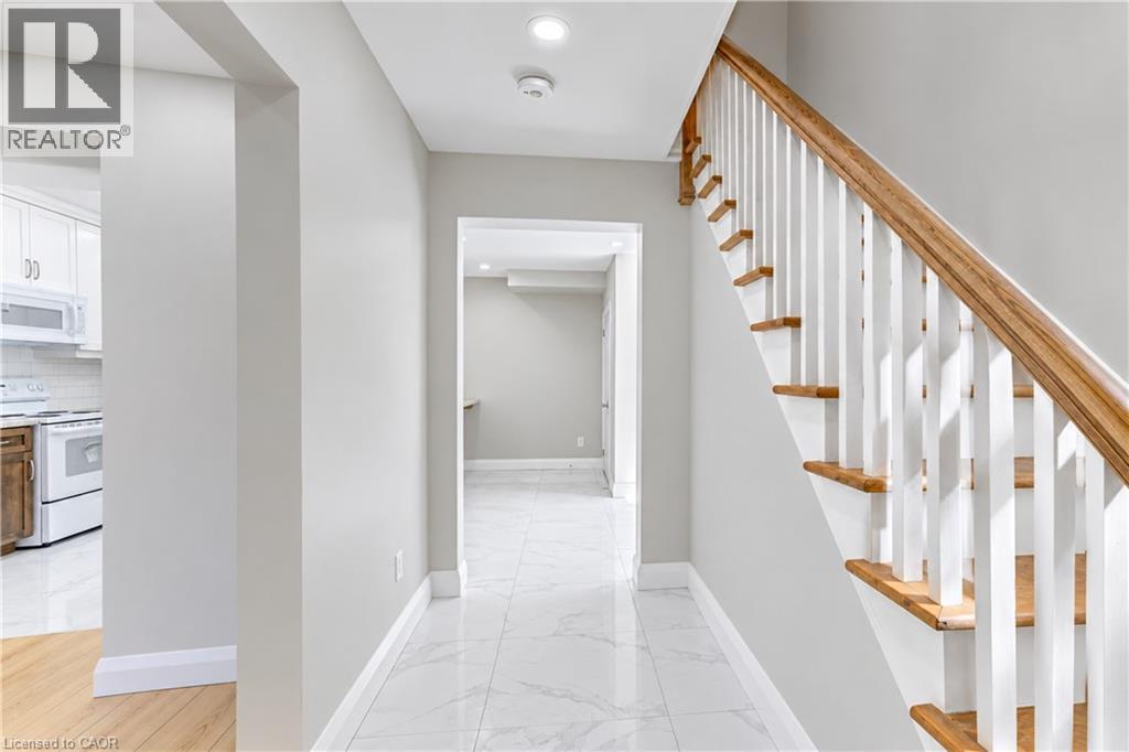 18 Miehm Place, Kitchener, ON