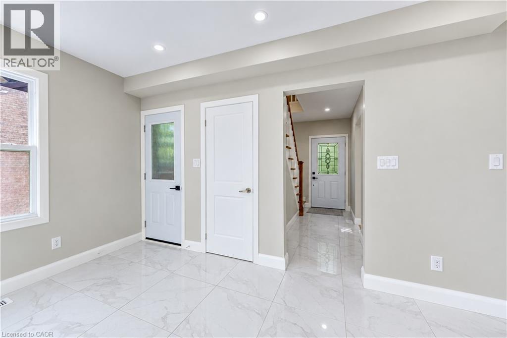 18 Miehm Place, Kitchener, ON