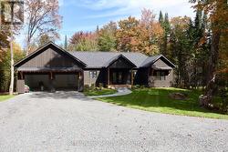20 COLLINS COURT Huntsville (Stephenson), ON P0B 1M0