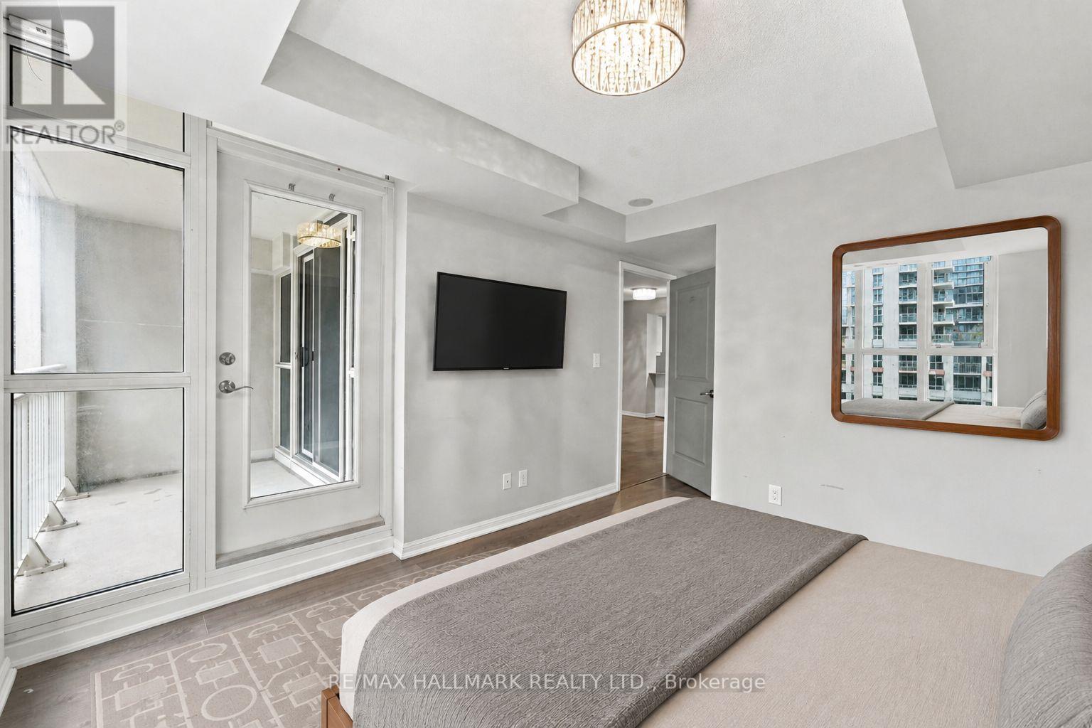 706 - 35 Bastion Street, Toronto, ON