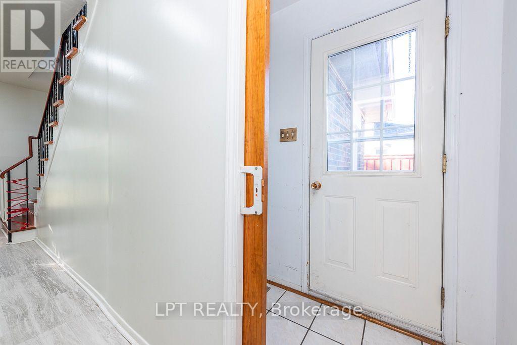 111 Dearbourne Boulevard, Brampton, ON