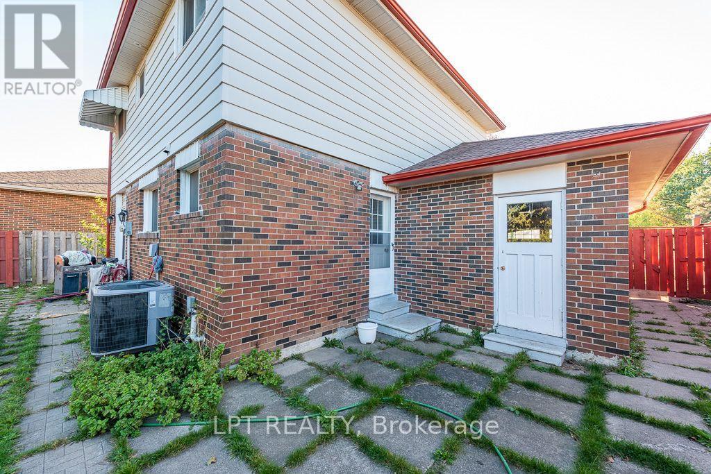 111 Dearbourne Boulevard, Brampton, ON