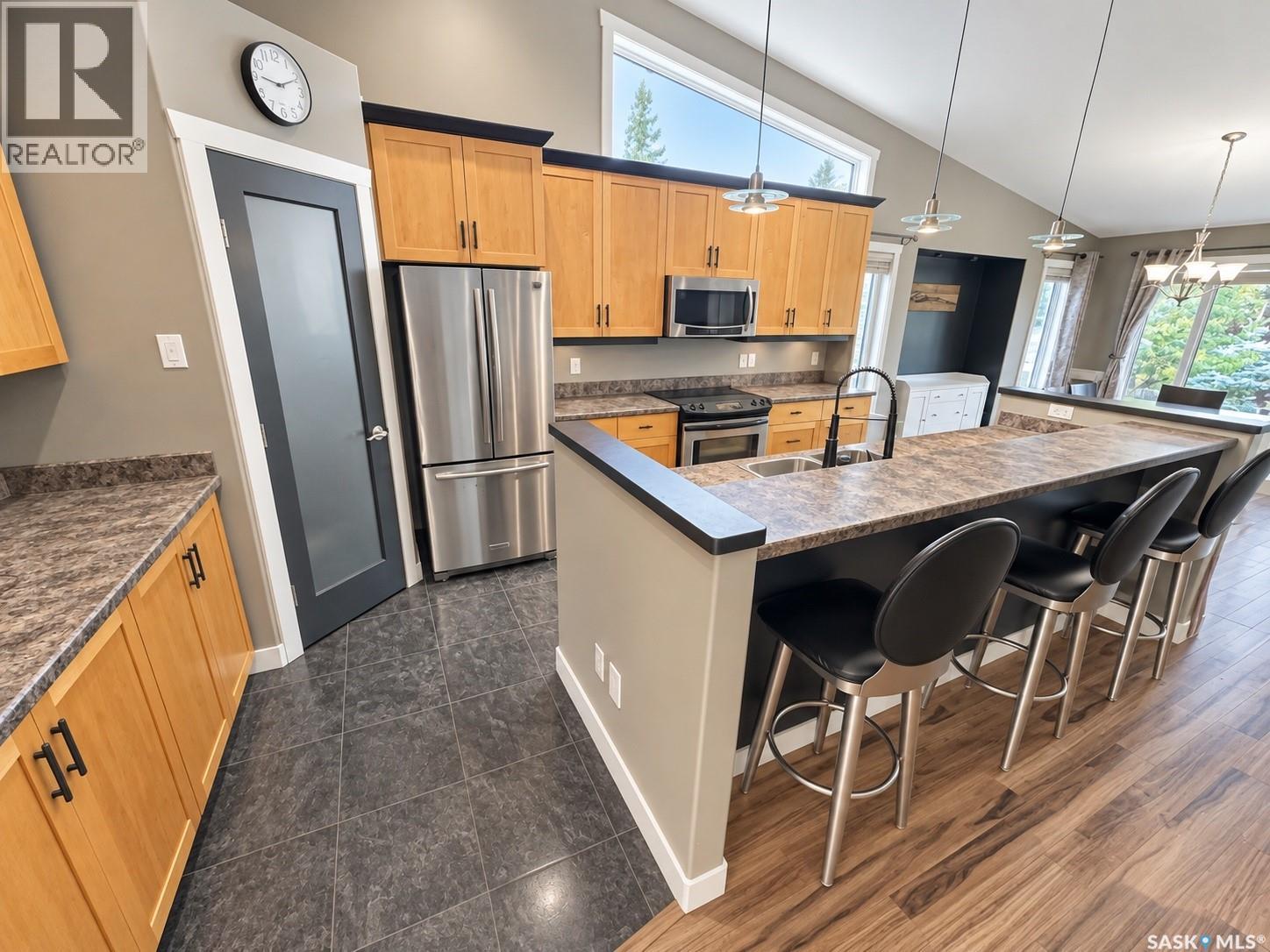 715 18Th Street Ne, Weyburn, SK