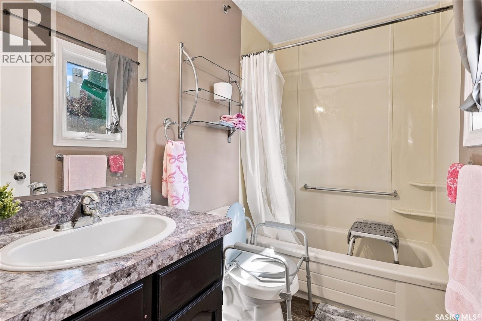 1006 Whitewood Crescent, Saskatoon, SK