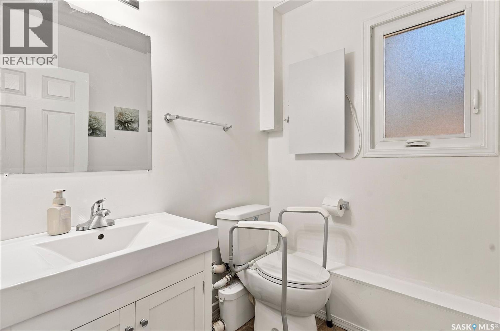 1006 Whitewood Crescent, Saskatoon, SK