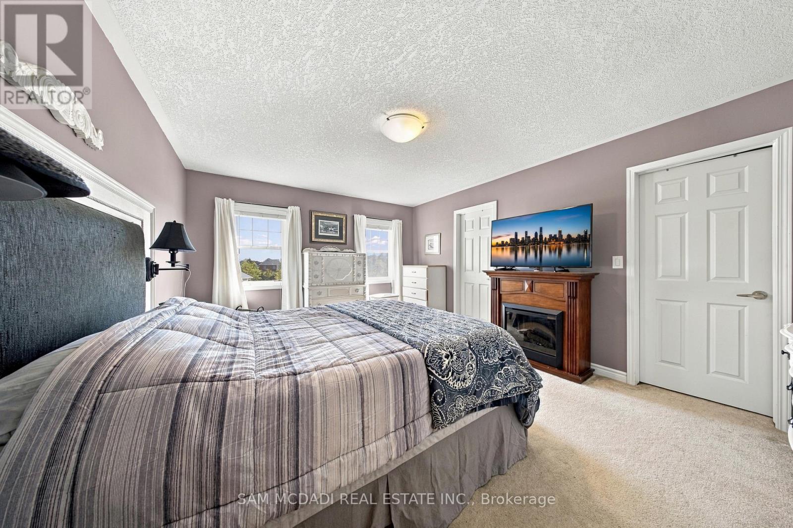 8 Celano Drive, Hamilton, ON