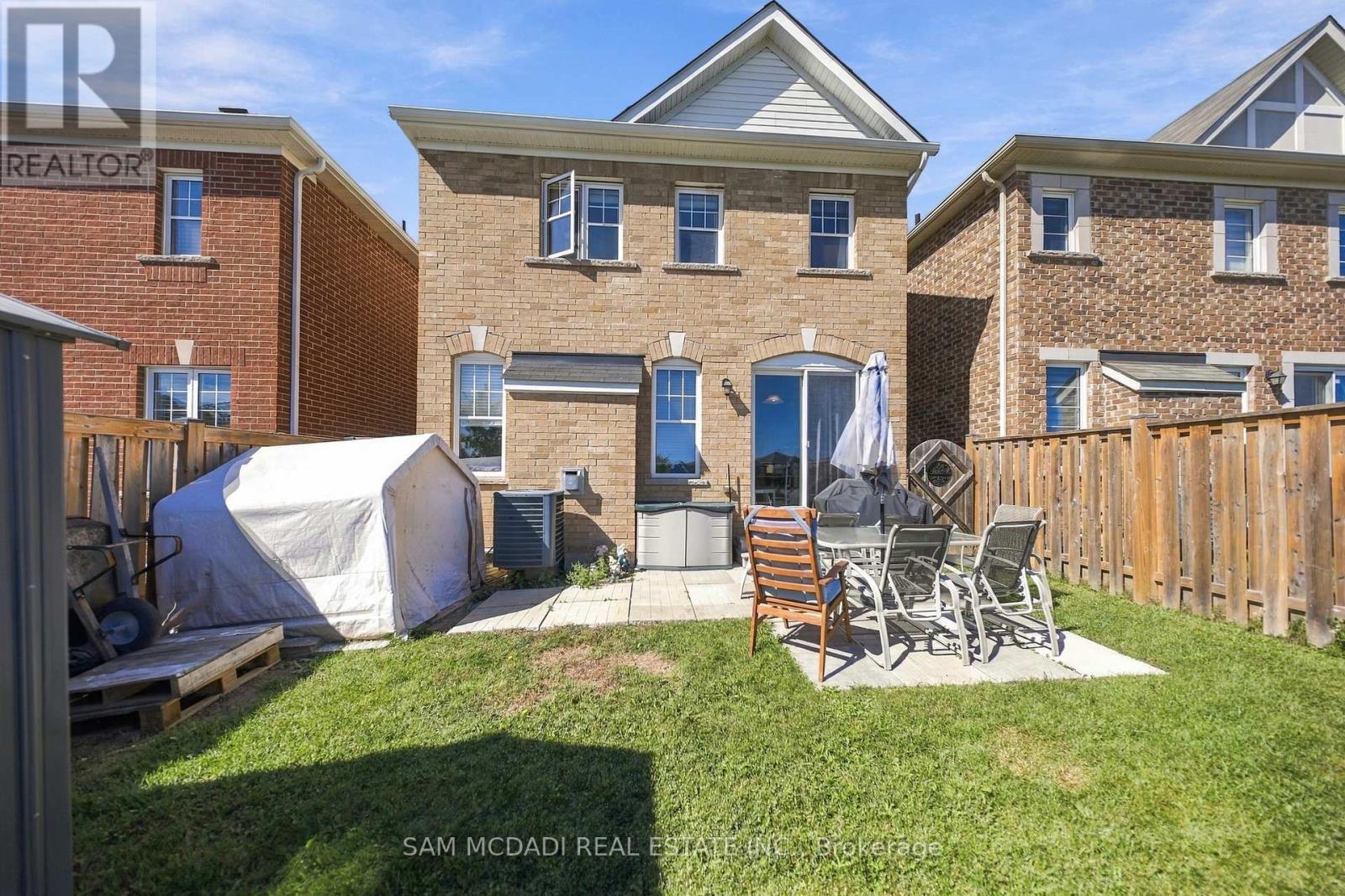 8 Celano Drive, Hamilton, ON