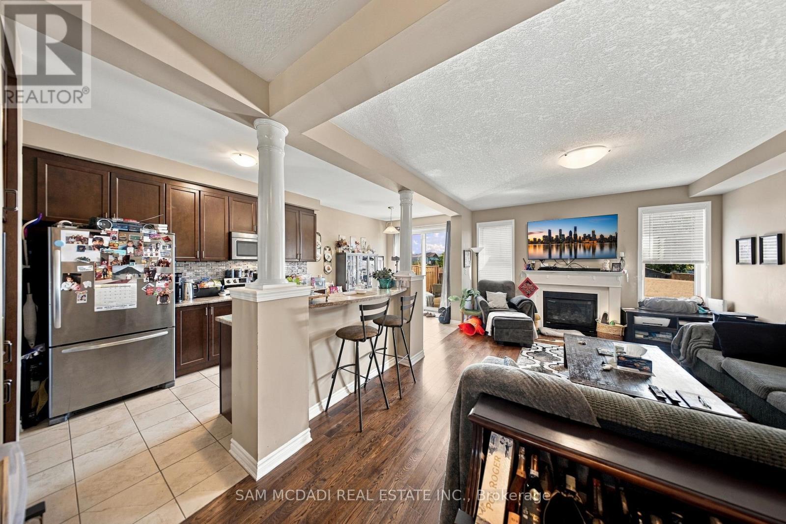 8 Celano Drive, Hamilton, ON