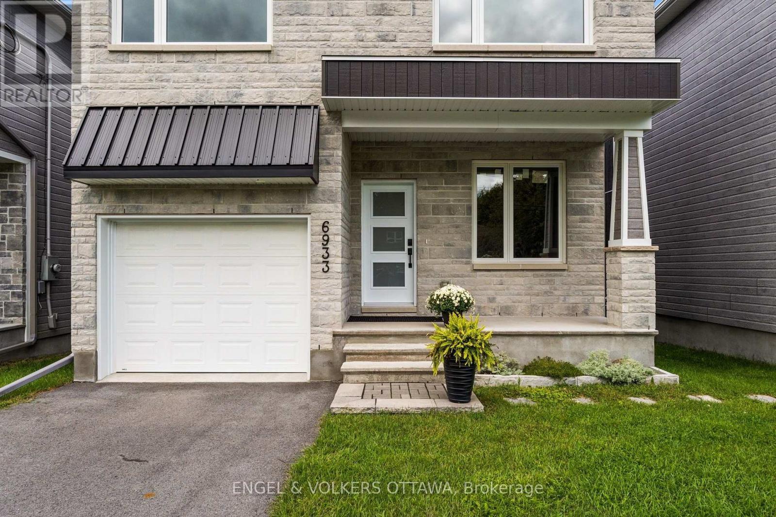 6933 Notre Dame Street, Ottawa, ON