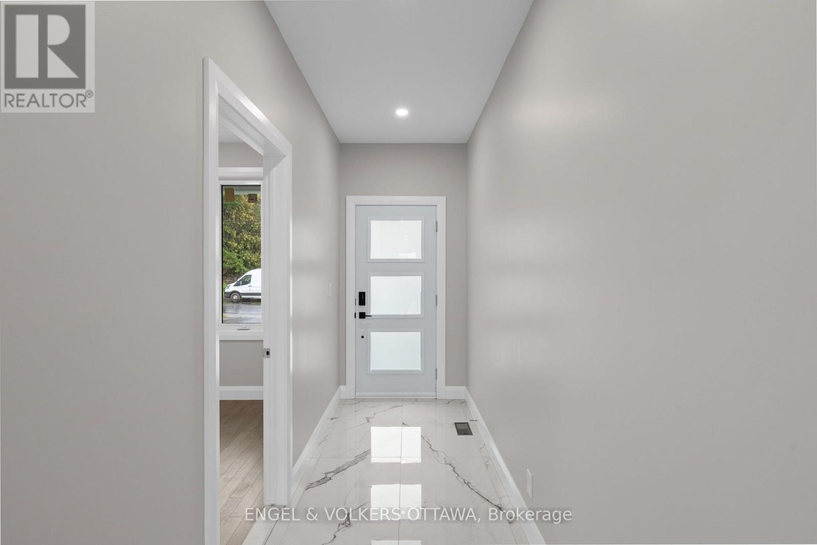 6933 Notre Dame Street, Ottawa, ON