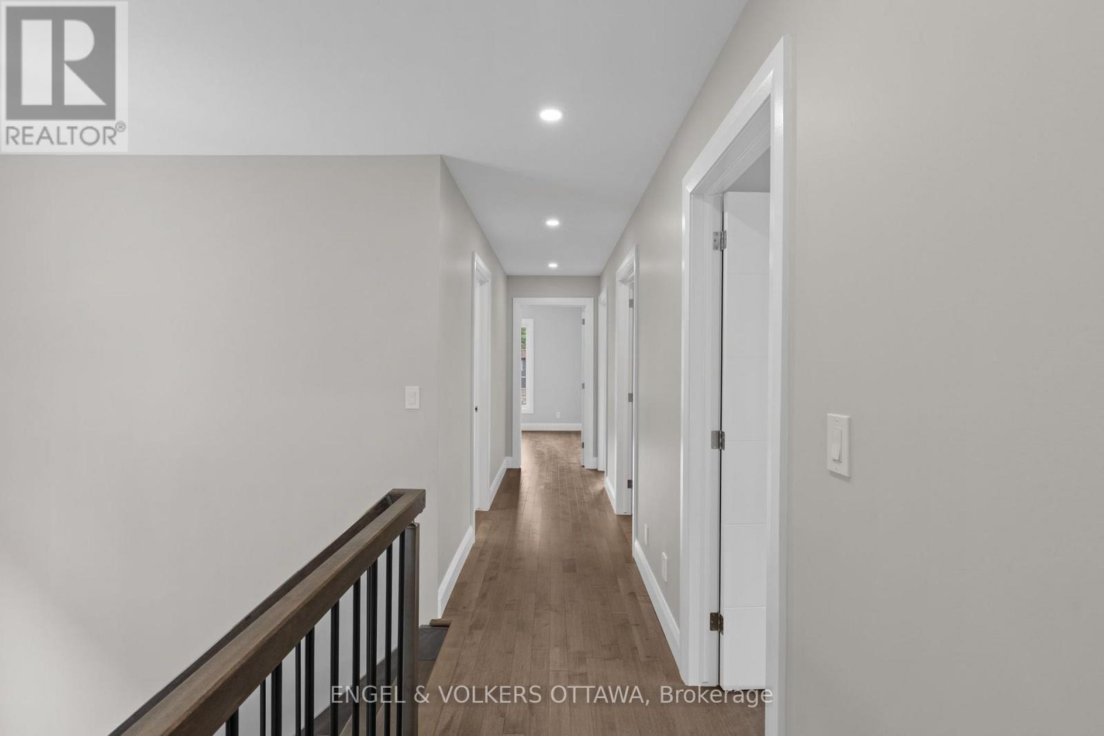 6933 Notre Dame Street, Ottawa, ON