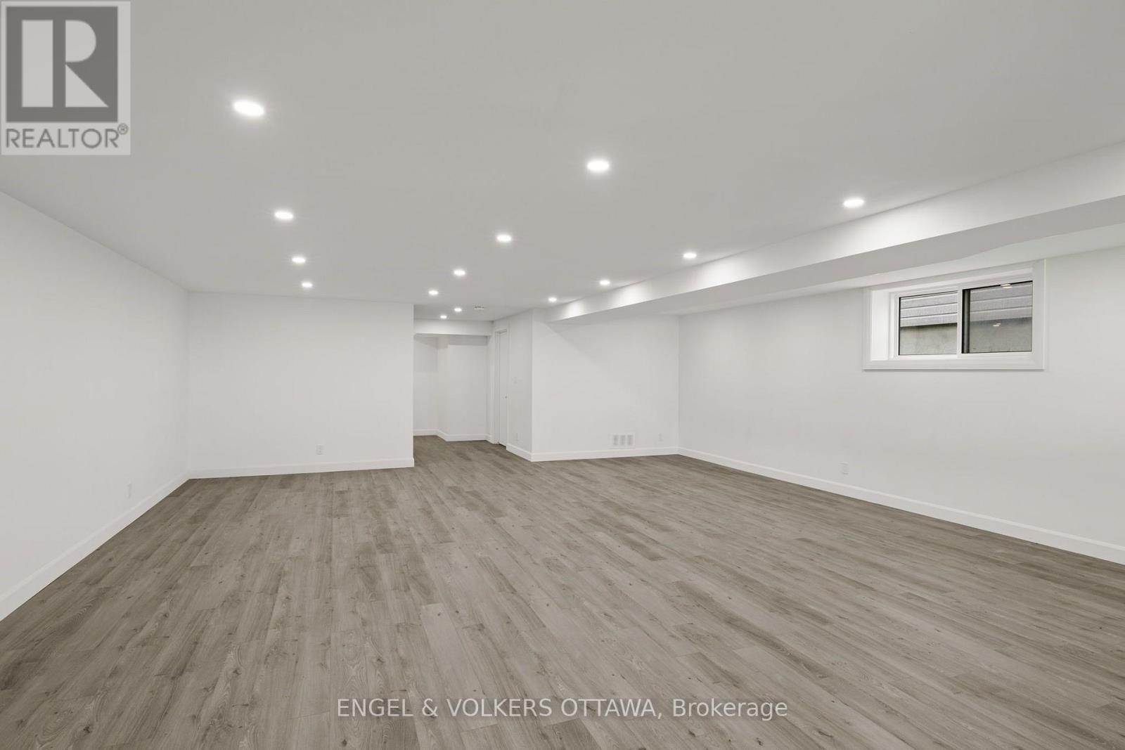 6933 Notre Dame Street, Ottawa, ON